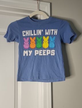 Kids Blue 'Chillin' With My Peeps' Graphic Tee - Cute Bunny Design